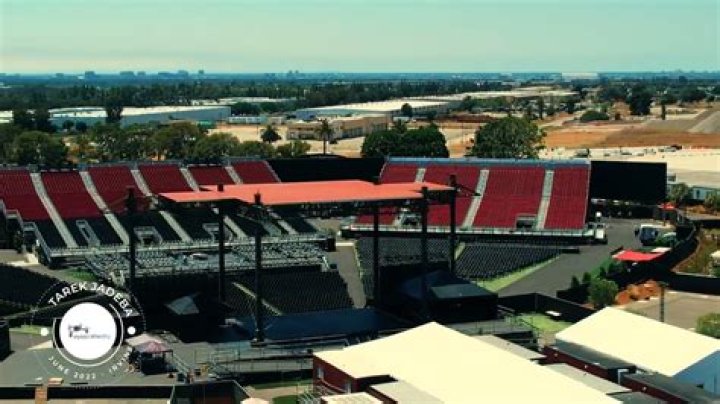 Blockbuster Pavilion Renamed Verizon Wireless Amphitheatre