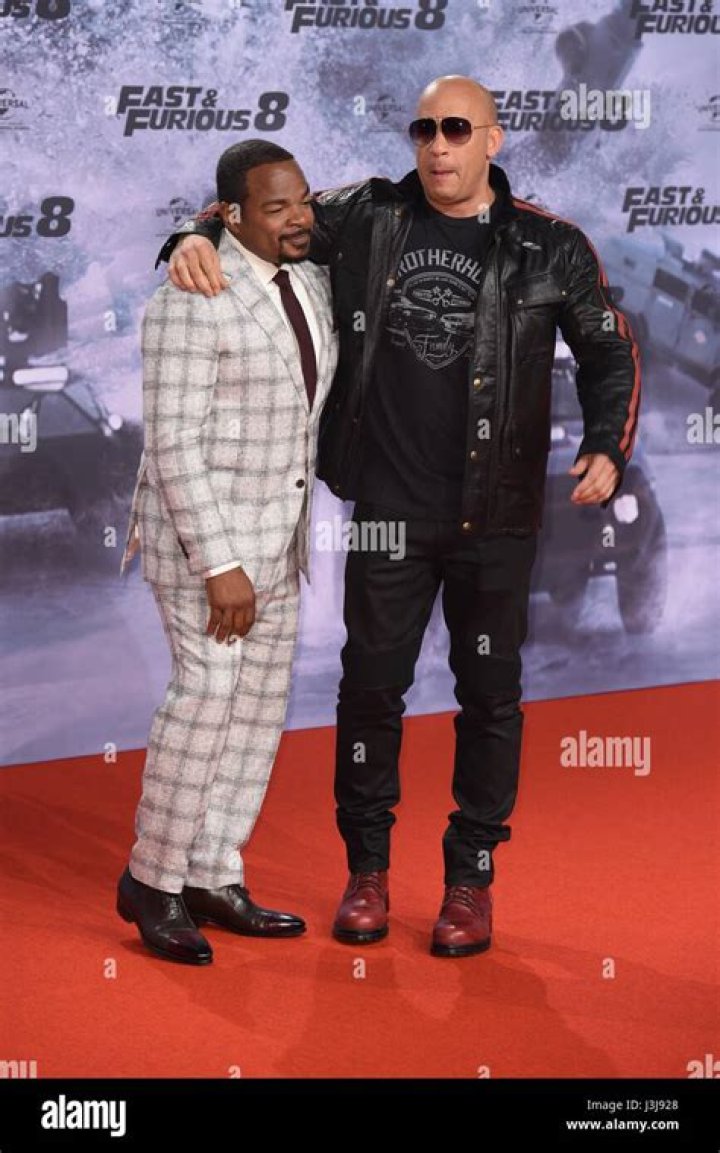 Eden Estrella Dishes on Working with Dwayne “The Rock” Johnson on ‘The Fate of the Furious’ – Celeb Secrets