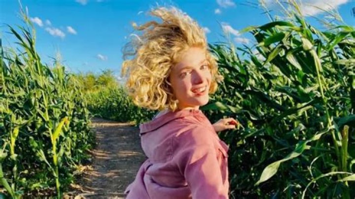 Elena Kampouris Boyfriend - Does Jupiter's Legacy Actress Chloe Have A BF In 2021?