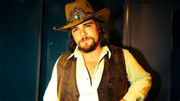 Hire Gavin Adcock for a Corporate Event or Performance Booking.