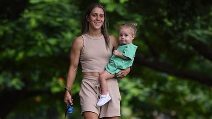 Histoire de l'enfance de Hayley Raso et faits biographiques inchangés