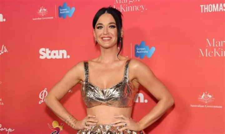 Is Katy Perry Left Handed?