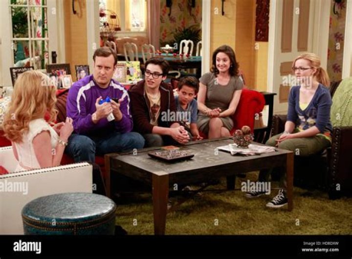 JOEY BRAGG, TENZING TRAINOR – Celeb Secrets