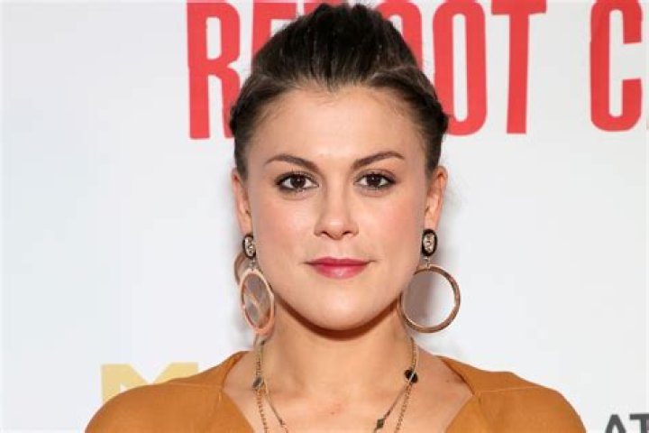 LINDSEY SHAW – Celeb Secrets