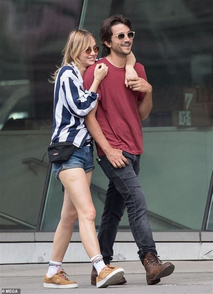 Who is Miles Kane Dating – Miles Kane's Girlfriend & Exes