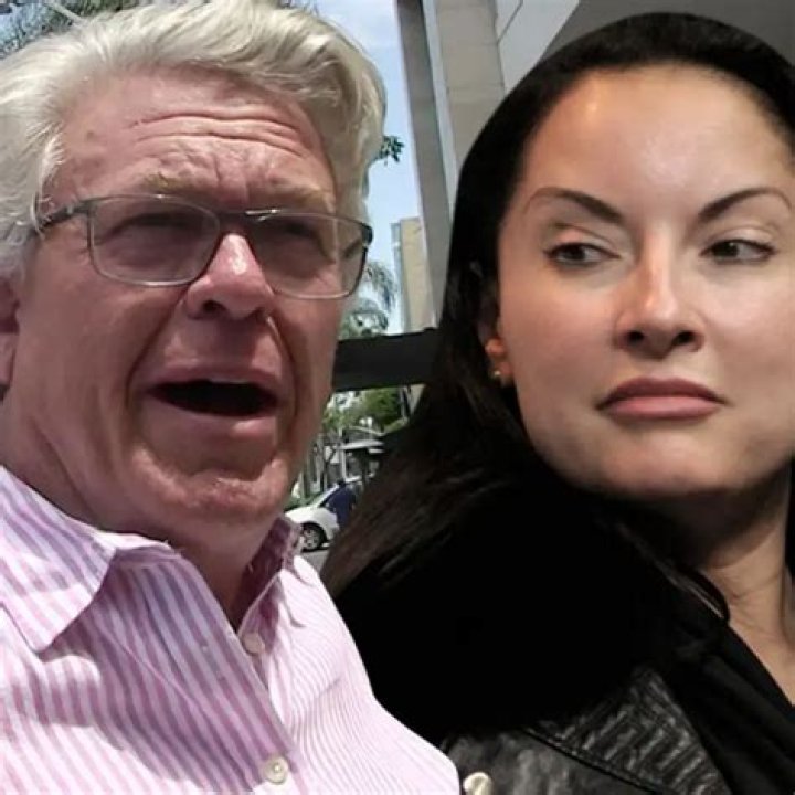 Ron White’s Girlfriend In 2 Dating Ginny? Marriages, Wives!