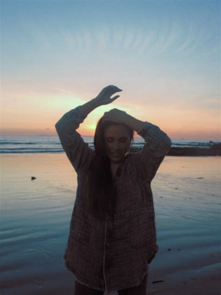 Through Her Music, Anna Elyse ‘Wants to Be a Voice That People Can Turn To to Help Them Cope and Feel Less Alone’ (Exclusive) – Celeb Secrets