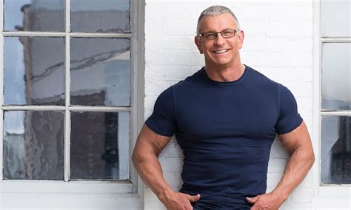 Was Robert Irvine In The Military?